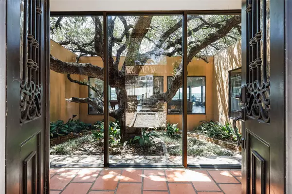 18703 Lakeland DR, Lago Vista, TX 78645