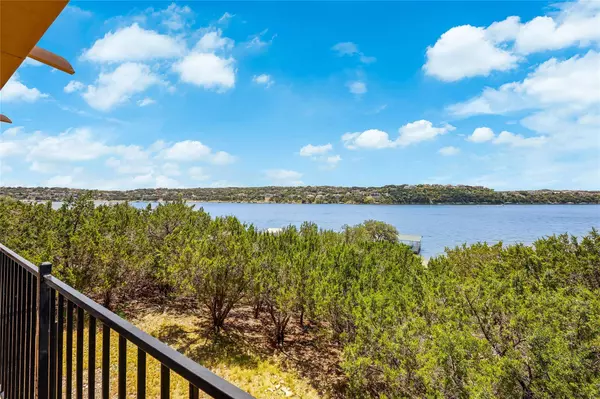 18703 Lakeland DR, Lago Vista, TX 78645