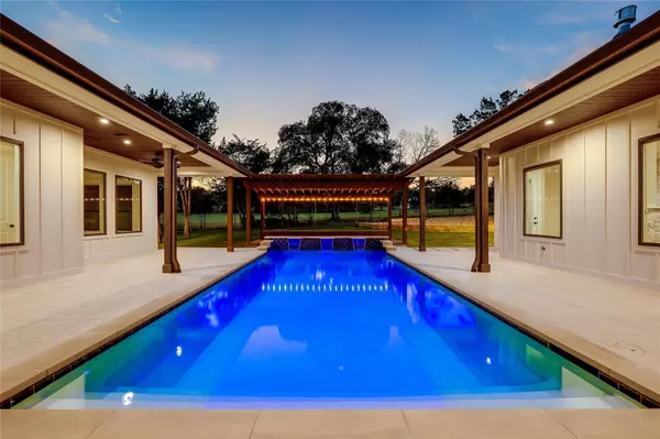 112 Venture BLVD S, Lago Vista, TX 78645