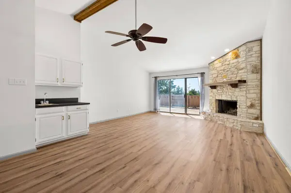 28 Oaks PL, Lago Vista, TX 78645