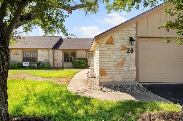 28 Oaks PL, Lago Vista, TX 78645