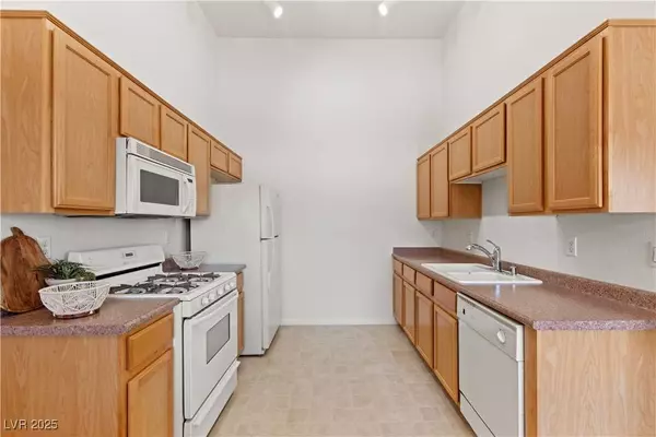 3360 Cactus Shadow ST #203, Las Vegas, NV 89129