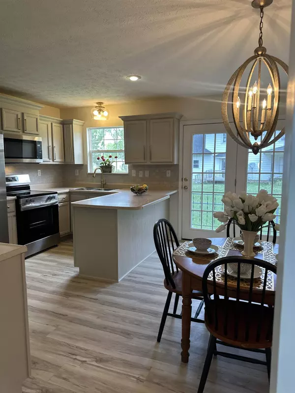 3227 Richmond Ave, Connersville, IN 47331