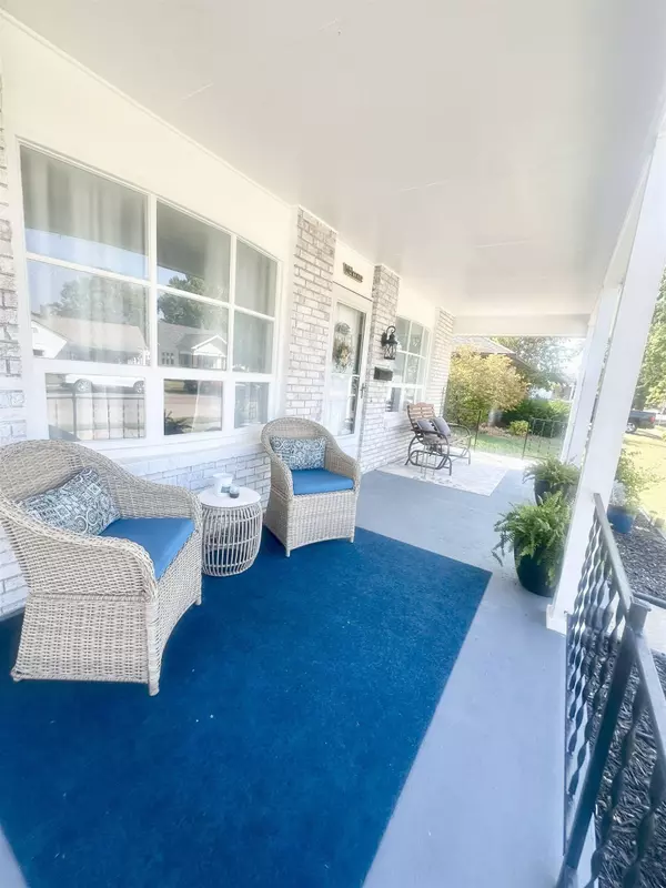 2422 Indiana Ave, Connersville, IN 47331