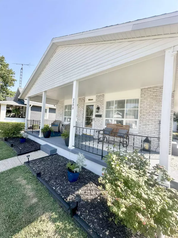 2422 Indiana Ave, Connersville, IN 47331