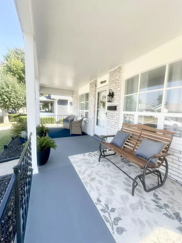 2422 Indiana Ave, Connersville, IN 47331