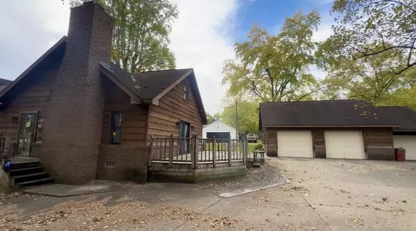 924 W 3rd St, Connersville, IN 47331