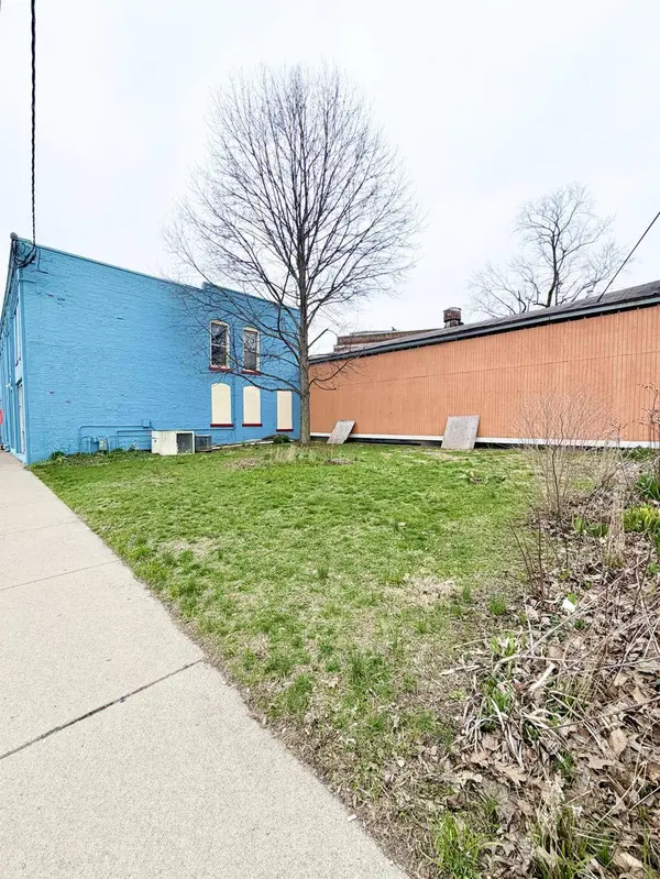 5501 E Washington Street, Indianapolis, IN 46219