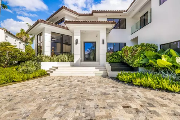 199 Caoba Ct, Coral Gables, FL 33143-6556