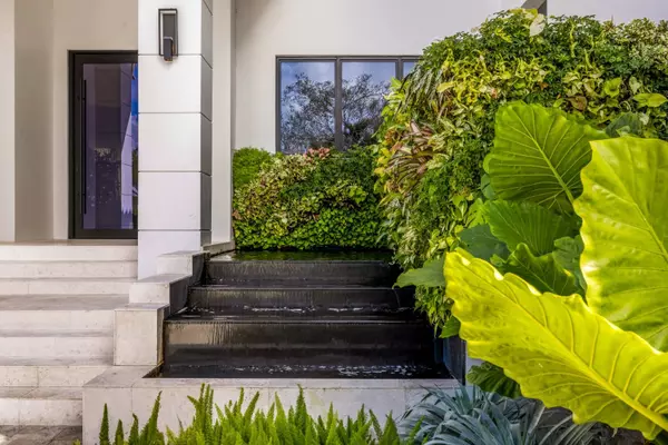 199 Caoba Ct, Coral Gables, FL 33143-6556