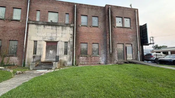4650 Reisterstown Rd, Baltimore, MD 21215-6227