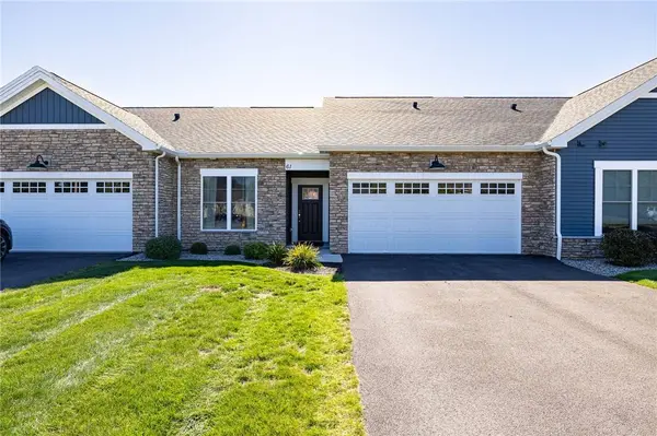 61 Autumn Leaf TRL, Webster, NY 14580