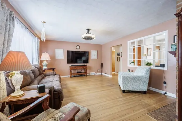 419 Brookview DR, Rochester, NY 14617