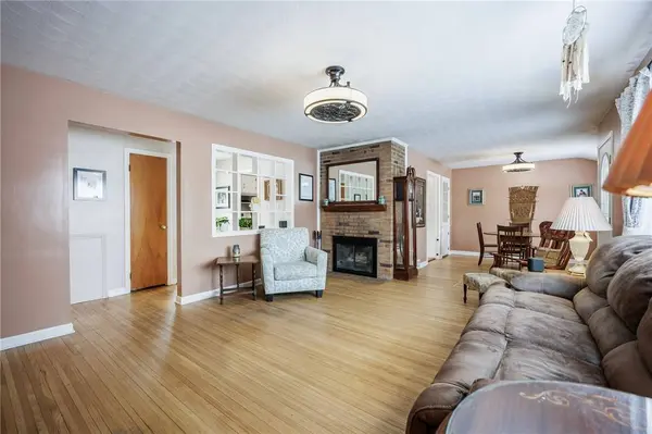 419 Brookview DR, Rochester, NY 14617