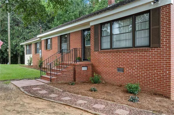 1900 N Eufaula AVE, Eufaula, AL 36027