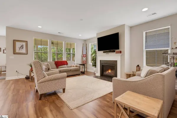 222 Durness Drive, Simpsonville, SC 29681
