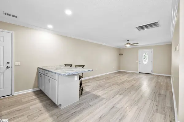 148 Bradley Drive, Wellford, SC 29385