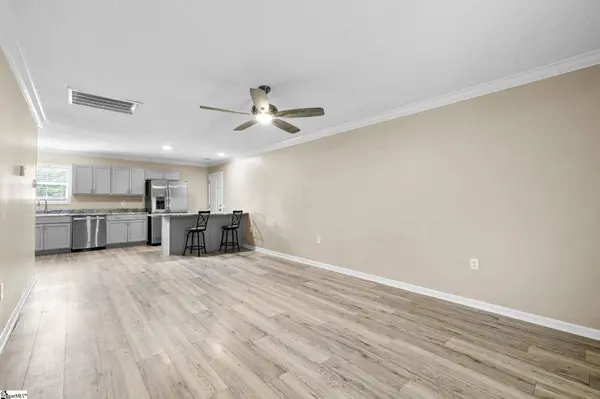 148 Bradley Drive, Wellford, SC 29385