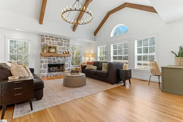102 W Peninsula Drive, Laurens, SC 29360