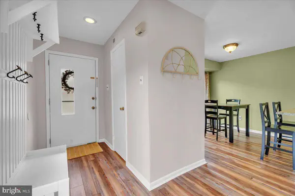 16 W AZALEA LN, Mount Laurel, NJ 08054