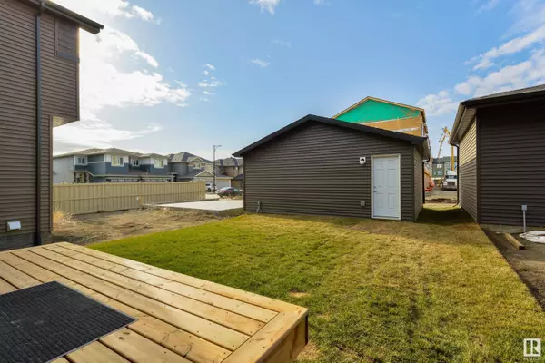 15 EDGEFIELD WY, St. Albert, AB T8N 7Z9