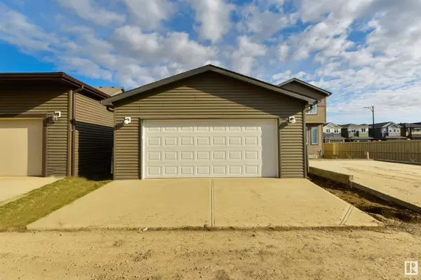 15 EDGEFIELD WY, St. Albert, AB T8N 7Z9