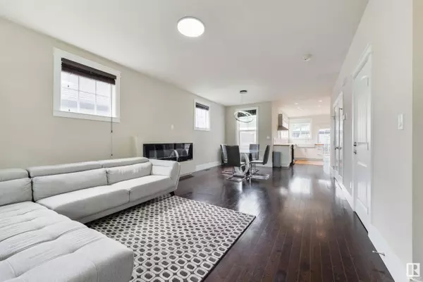 11216 67 ST NW, Edmonton, AB T5B 1L1