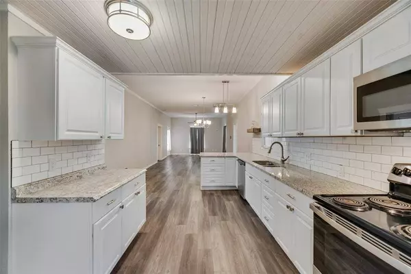 410 Poindexter Avenue, Cleburne, TX 76033