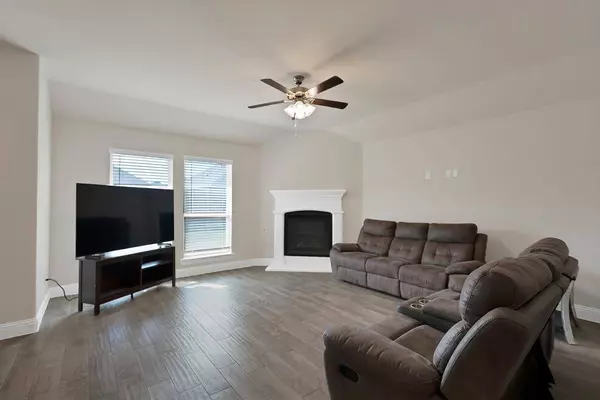 3017 Cobalt Drive, Aubrey, TX 76227