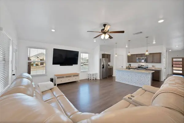 1017 Whispering Oak Drive, Royse City, TX 75189