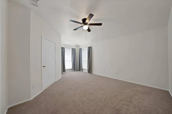 2840 Saint Johns Avenue, Lancaster, TX 75146