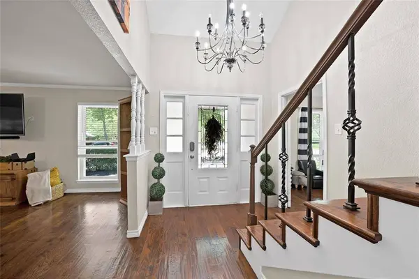 1601 Oak Meadow Drive, Irving, TX 75061