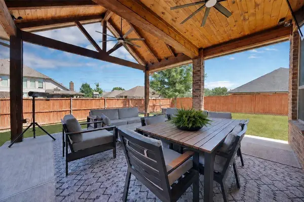 4702 Sunflower Drive, Mansfield, TX 76063
