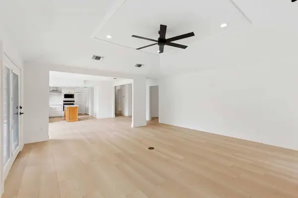 409 Village West DR, San Marcos, TX 78666