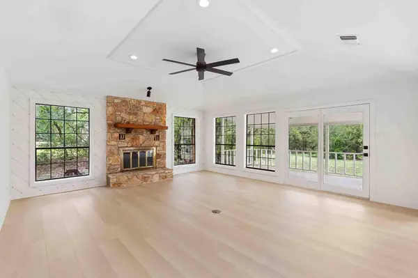 409 Village West DR, San Marcos, TX 78666