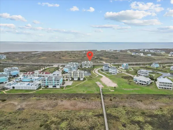 4111 Pointe West DR #201, Galveston, TX 77554