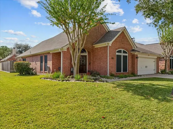 250 Farnworth CIR, League City, TX 77573