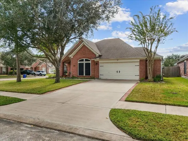 250 Farnworth CIR, League City, TX 77573
