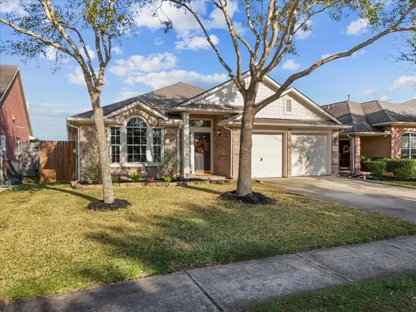 3284 Gladewater LN, League City, TX 77573