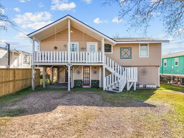 711 10th ST, Dickinson, TX 77539