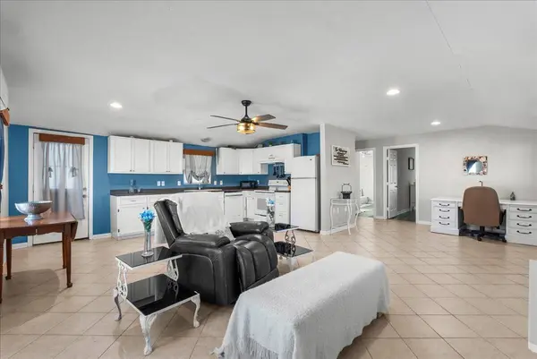 711 10th ST, Dickinson, TX 77539