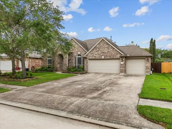 708 Arlington Pointe DR, League City, TX 77573