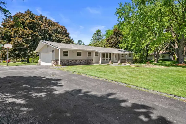 W226N8041 Longview Dr, Lisbon, WI 53089