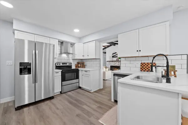 W226N8041 Longview Dr, Lisbon, WI 53089