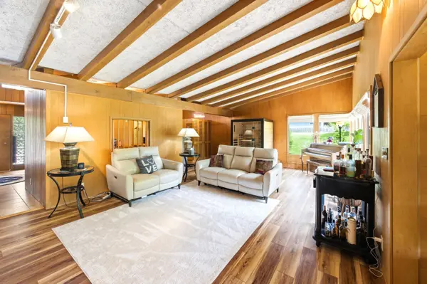 507 W Montclaire Ave, Glendale, WI 53217