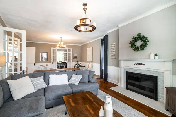 1550 E Irving Pl, Milwaukee, WI 53202