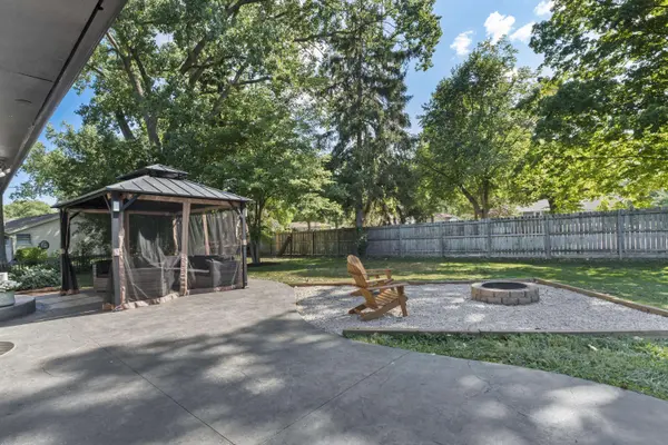 W157N9750 Glenwood Rd, Germantown, WI 53022