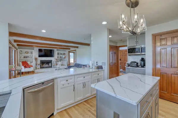 8424 S 68th St, Franklin, WI 53132