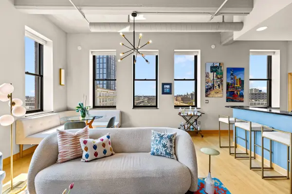 400 N Broadway 903 -