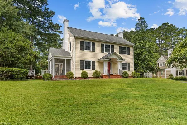 405 Meadow LN, Franklin, VA 23851